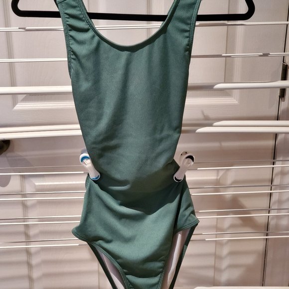 One Piece Bathing Suit - Picture 6 of 7